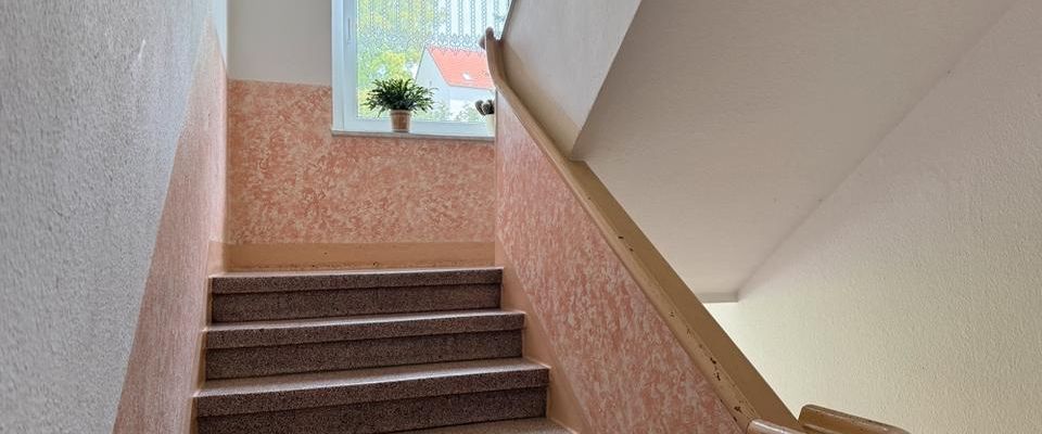 2-Raum • ruhige Lage • Chemnitz • mit Balkon • viel Grün • Laminat • Tageslichtbad • Anmieten! - Photo 1