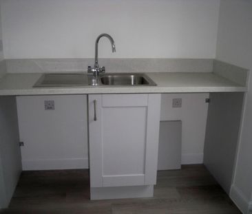 4 bedroom detached house to rent - Photo 5