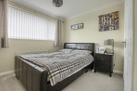 3 bedroom semi-detached house to rent - Photo 3