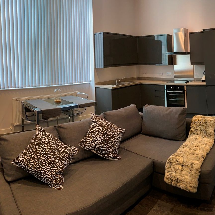 1 Bed Flat, Orleans House, L3 - Photo 1