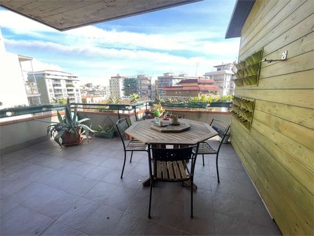 Zona corso italia attico arredato +terrazzo e box - Photo 2