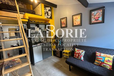 VILLENEUVE LES AVIGNON - Studio en duplex Meublé - Photo 2