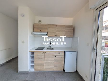 Location Appartement 1 pièce 32m² NIMES 30000 - Photo 2