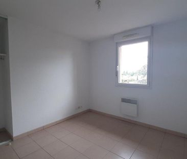 location Appartement T2 DE 41m² À FONBEAUZARD - Photo 2