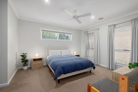 Fully Furnished Three Bedroom Home - Photo 2