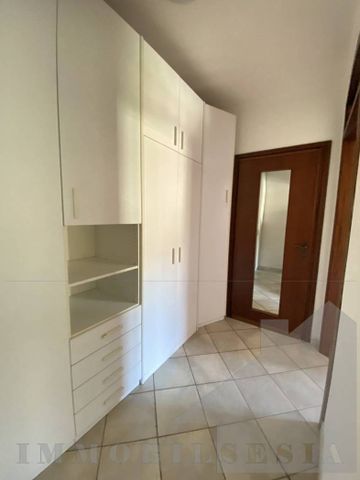 Trilocale piazza Mazzini 37, Centro, Borgosesia - Photo 5