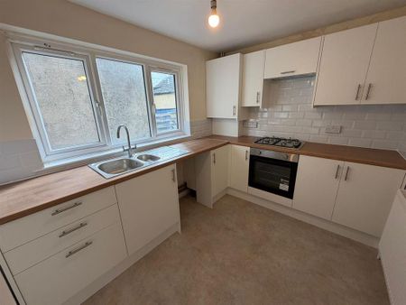 3 bedroom maisonette to rent - Photo 5