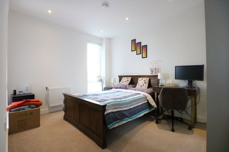 3 Bed Flat, Orchid Mews, NW10 - Photo 5