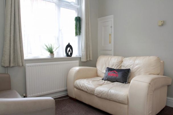 Greenhill Road (5 Bed) - Photo 1