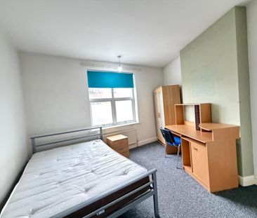 3 bedroom end of terrace house to rent - Photo 3