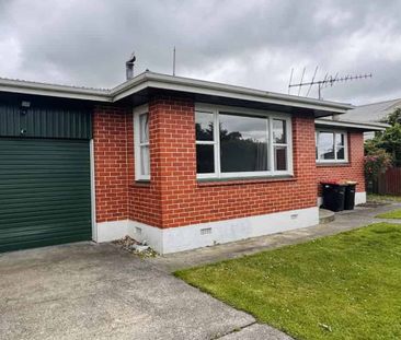 A comfortable and functional home in a convenient location. - Photo 5