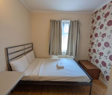 3 bedroom property to rent - Photo 1