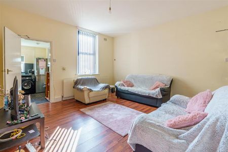 3 bedroom terraced house to rent - Photo 4
