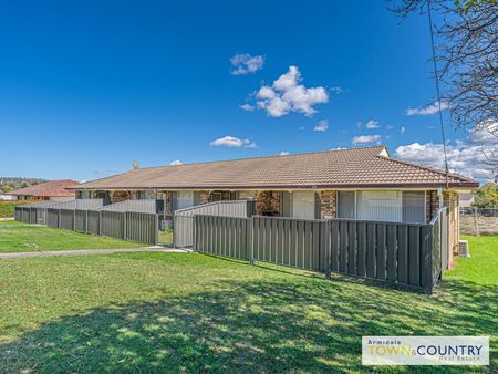 LIGHT & BRIGHT TWO BEDROOM UNIT - Photo 2