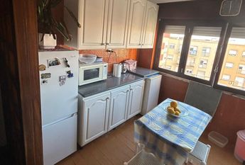 Alugo quarto junto a metro de Pontinha e Carnide