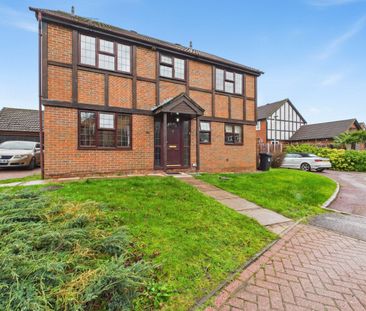 4 bedroom House in Cutbush Close, Reading - Photo 4