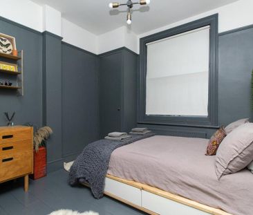 3 bedroom flat to rent - Photo 5