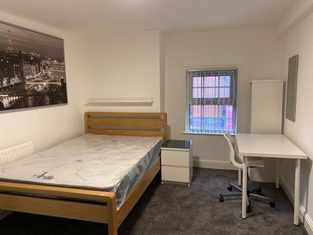 3 bedroom flat to rent - Photo 5