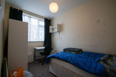 4 bedroom terraced house to rent - Photo 4