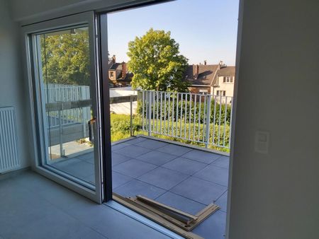 Neue lichtdurchflutete Wohnung mit 2 Schlafzimmern und Balkon in Süd-Westlage - Photo 2