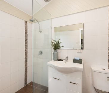 RENOVATED CLASSIC WEST END QUEENSLANDER - Photo 6