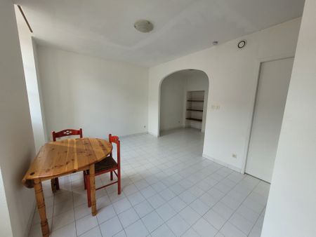 Location Appartement 1 pièce 21m² AUCH 32000 - Photo 2