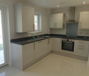 3 bedroom terraced house to rent - Photo 1