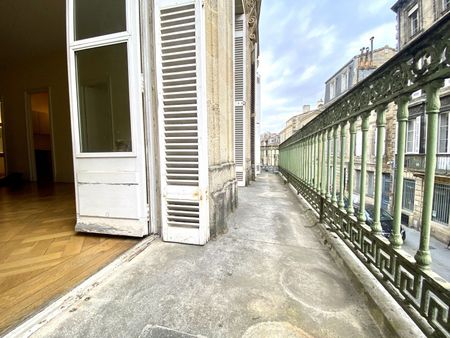 PALAIS GALLIEN - 1 CHAMBRE ET BALCON - 1 055 € - Photo 2