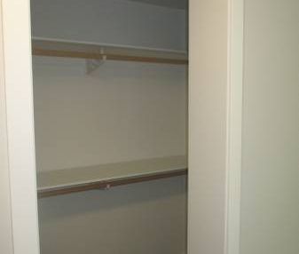 Newly Renovated, Tons Of Storage - Photo 4