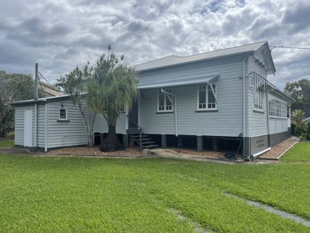 Grand Queenslander in the Heart of Cooroy - Photo 4