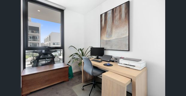 LUXURIOUS NEAR NEW APARTMENT IN THE HEART OF OAKLEIGH - Photo 1