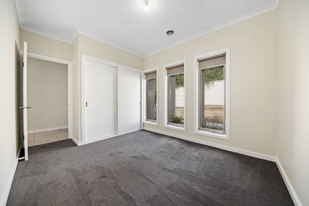 PERFECT TOWNHOUSE IN SOUGHT AFTER MOUNT HELEN LOCALE - Photo 5