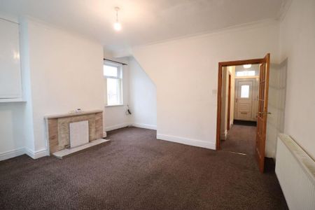 3 bedroom end of terrace house to rent - Photo 3