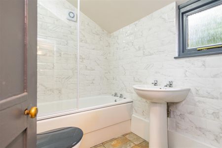 2 bed House - Mid Terrace To Let - Photo 4