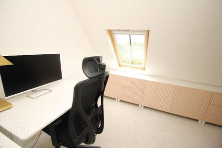 5 Downshire Hall, Ballynahinch Street, Hillsborough, BT26 6GE - Photo 4