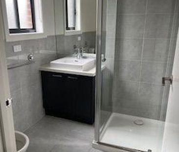 Cozy unit in a great location! - Photo 6