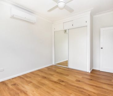 Charming Perry Oval Home - Photo 6