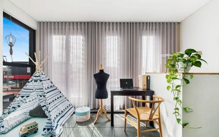 STYLISH APARTMENT IN AN EXCELLENT LOCATION - Photo 2