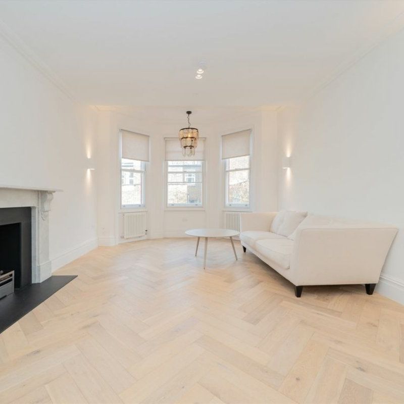 Warwick Road, SW5, London - Photo 1