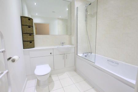 Olympian Heights, Woking, Surrey, GU22 - Photo 5