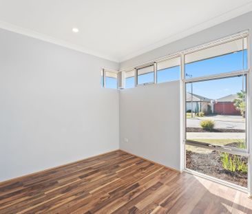 Three Bedroom Family Home - Photo 4