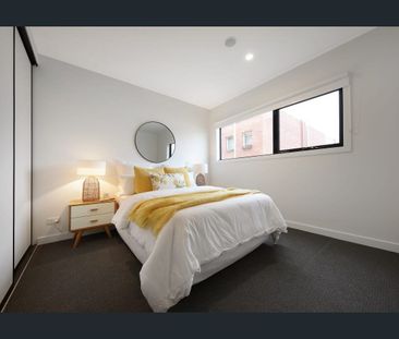 Light and Bright Apartment in Great Location! - Photo 3