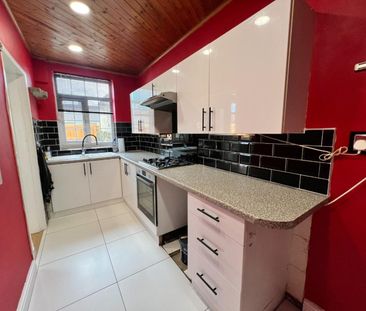 2 bedroom House To Let - Photo 3