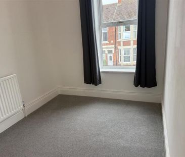 3 bedroom maisonette to rent - Photo 4