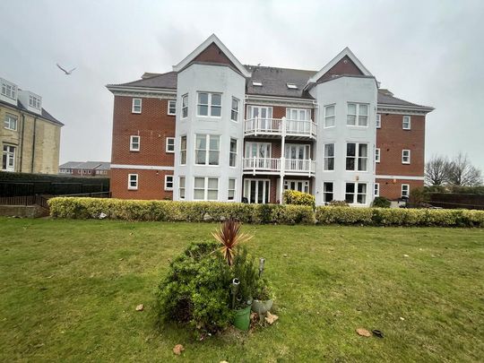 2 bedroom ground floor flat to rent - Photo 1