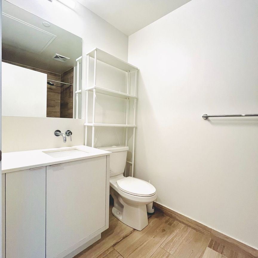 For Lease - 100 Harbour Street Unit# 6105, Toronto, Ontario - Photo 1