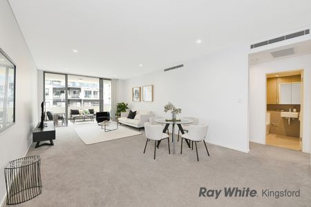 Luxury Apartment in the Heart of Maroubra Junction - Photo 2