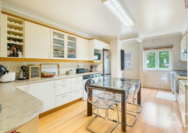 Apartamento T5 em Lisboa