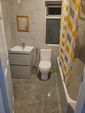 Room in a Shared House, Hatfield Road, B19 - Photo 2