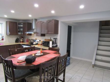 Property For Lease | W9254537 - Photo 2